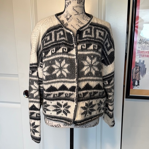 Peruvian trading company Chic Black and White Knit Cardigan alpaca wool - Picture 1 of 8